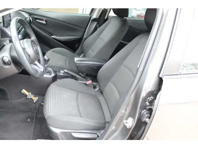 Mazda 2 1.5 Skyactiv-G Dynamic+ 5 Drs 2017 Benzine 31