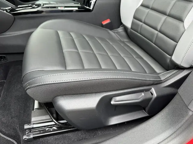 Citroën C4 1.2 Hybrid 145 PK Max 2025 Hybride Benzine 9