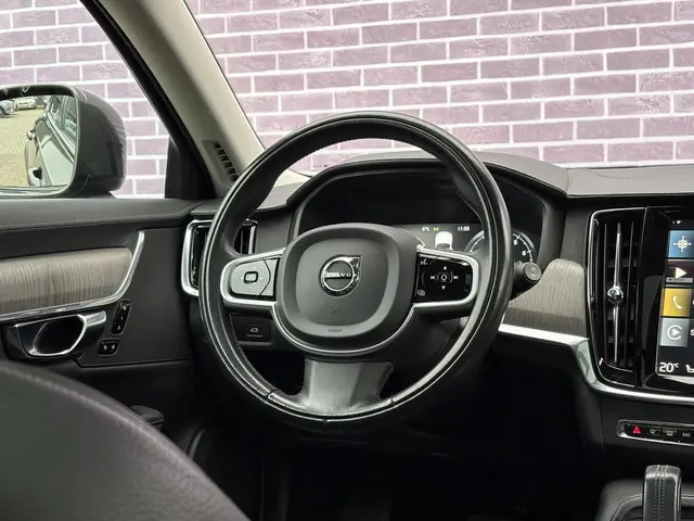 Volvo V90 Cross Country 2.0 B5 AWD Pro 2021 Benzine 27