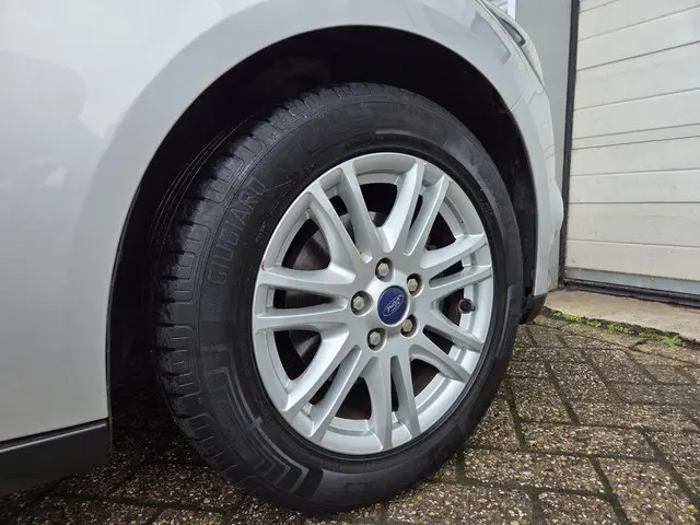 Ford Focus Wagon 1.0 EcoBoost Titanium 2013 Benzine 10