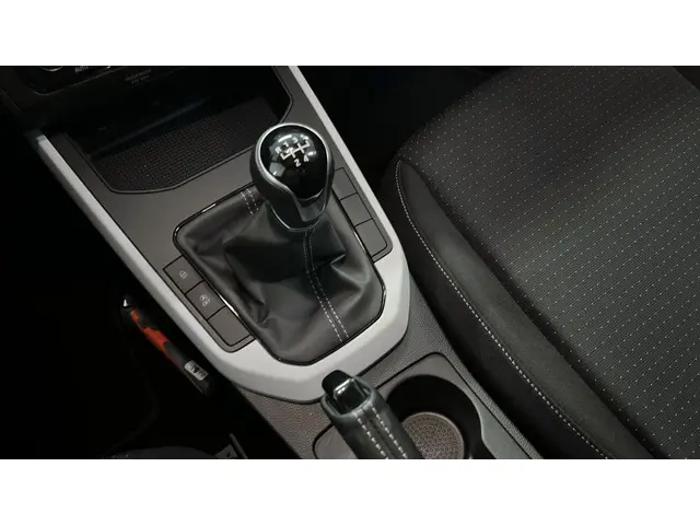 SEAT Arona 1.0 TSI Style 2024 Benzine 17