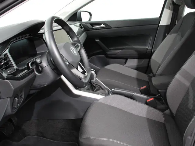 Volkswagen Polo 1.0 TSI DSG Life 2024 Benzine 9