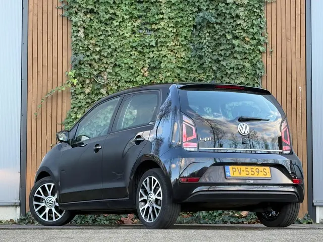 Volkswagen up! 1.0 BMT move up!|AIRCO|BLEUTOOTH| 2017 Benzine 6