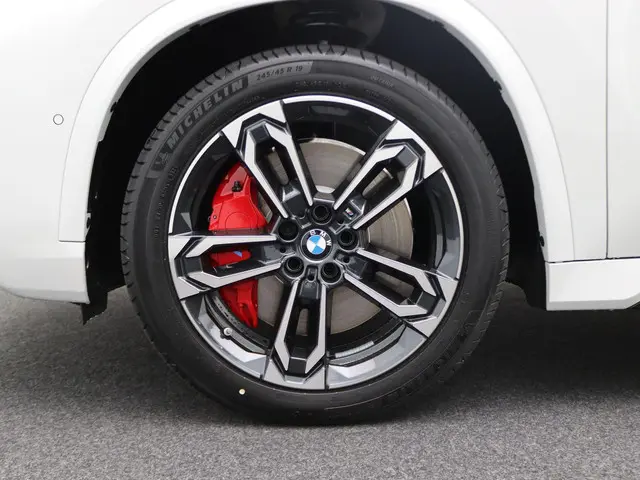 BMW iX1 eDrive20 2025 Elektrisch 8