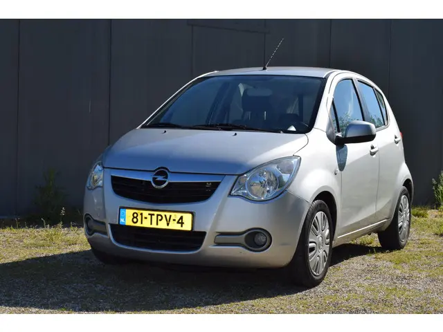 Opel Agila 1.2 Edition 2012 Benzine 13