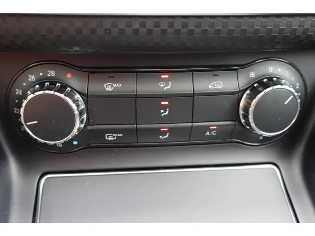 Mercedes-Benz A-Klasse 200 d Prestige 2016 Diesel 35