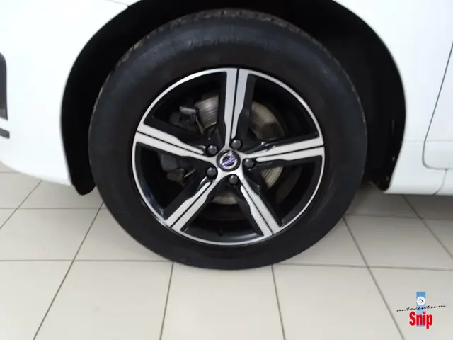 Volvo XC60 2.0 T5 R-Design Automaat. 2017 Benzine 27