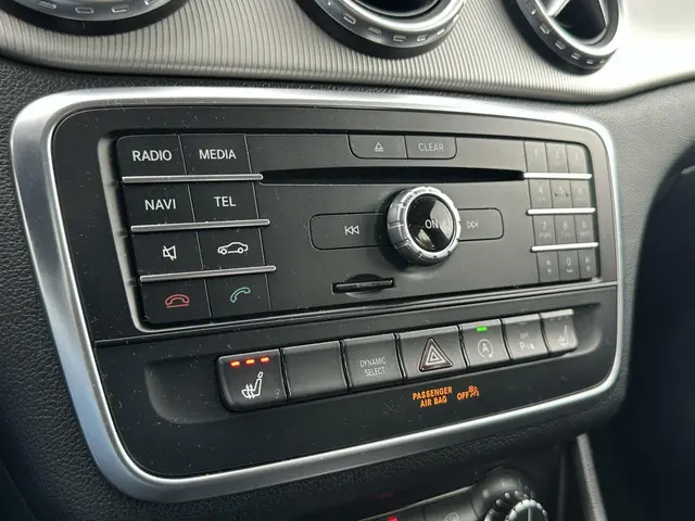 Mercedes-Benz GLA 180 Prestige 2016 Benzine 14