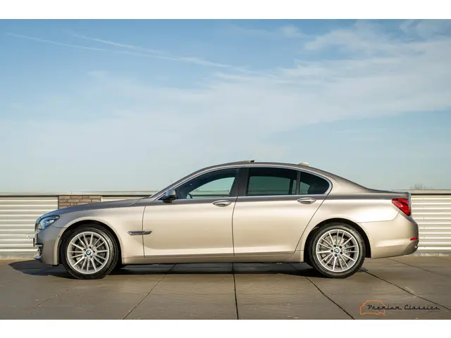 BMW 7 Serie 750d xDrive High Executive 2012 Diesel 23
