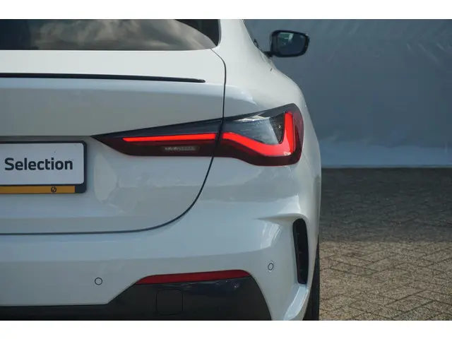 BMW 4 Serie Coupé 420i 2024 Benzine 38