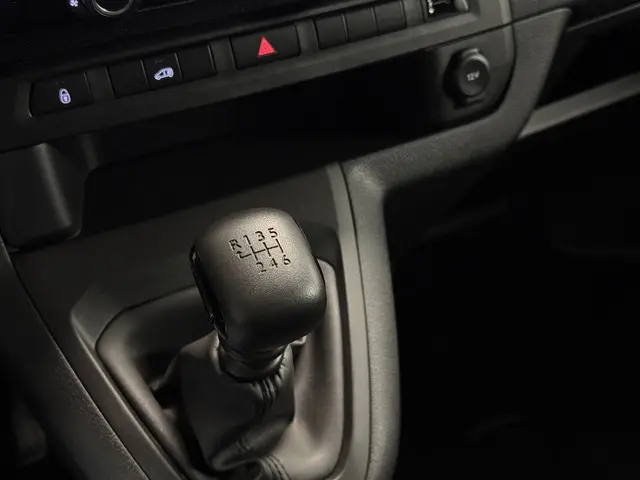 Peugeot Expert 1.5 BlueHDI 100 S&S L3 2023 Diesel 22