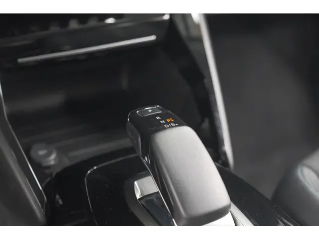 Peugeot e-2008 EV Allure 50 kWh 2021 Elektrisch 40