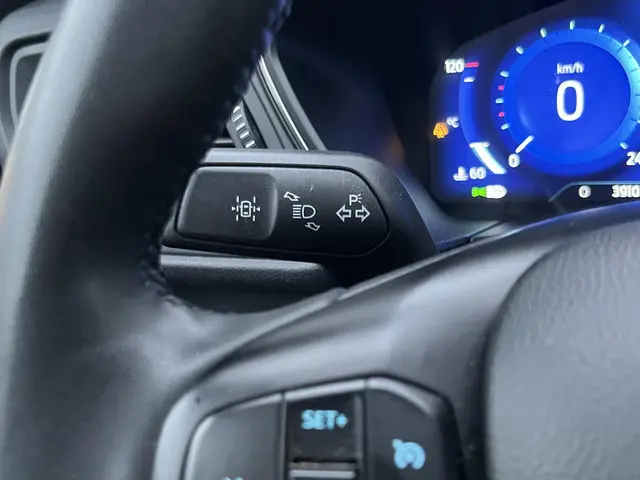 Ford Kuga 2.5 PHEV Titanium X 2024 Hybride Benzine 34