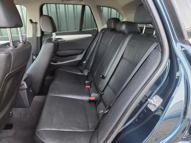 BMW X1 SDrive20i Chrome Line LEDER 2014 Benzine 14