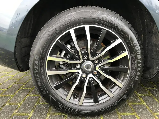 Volvo V40 1.5 T2 Polar+ Automaat 2019 Benzine 35