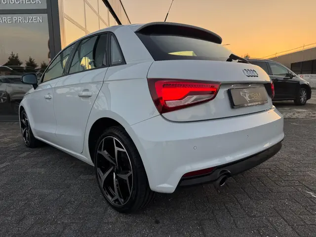 Audi A1 Sportback 1.0 TFSI Adrenalin 2017 Benzine 8