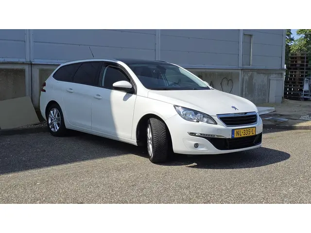 Peugeot 308 SW 1.2 PureTech Blue Lion 2017 Benzine 3
