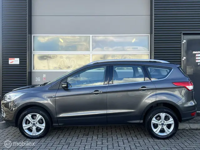 Ford Kuga 1.5 Trend 2016 Benzine 6