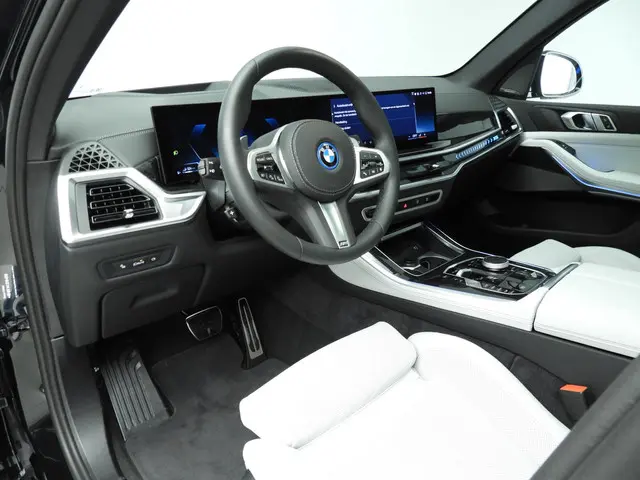 BMW X5 xDrive50e 2025 Hybride Benzine 6