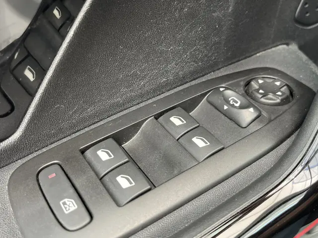 Peugeot 2008 PureTech 110 GT-line 2018 Benzine 24