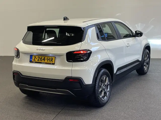 Jeep Avenger Longitude Automaat 54 kWh 2024 Elektrisch 26