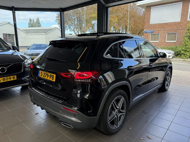 Mercedes-Benz GLA 250 4MATIC AMG Line 2021 Benzine 13