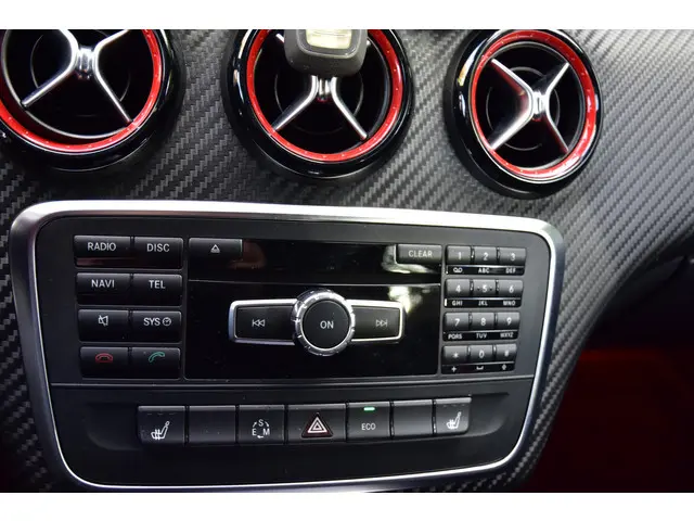 Mercedes-Benz A-Klasse 250 Sport Ambition 2012 Benzine 14