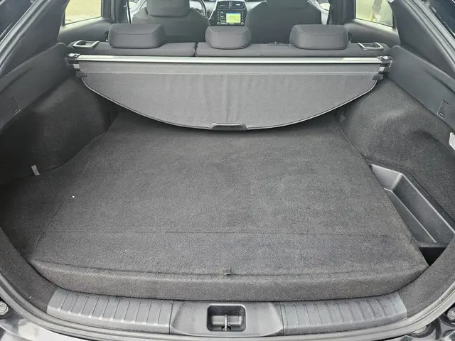 Toyota Prius 1.8 Plug-in Dynamic 2022 Hybride Benzine 11