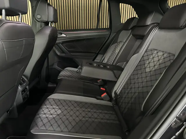 Volkswagen Tiguan 1.5 TSI Black Edition 2021 Benzine 25