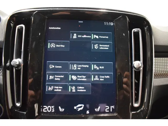 Volvo XC40 T3 163pk AUT8 R-Design/ 2020 Benzine 31