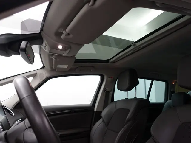 Renault Espace 1.8 TCe Intens Panoramic Aut- 2019 Benzine 3