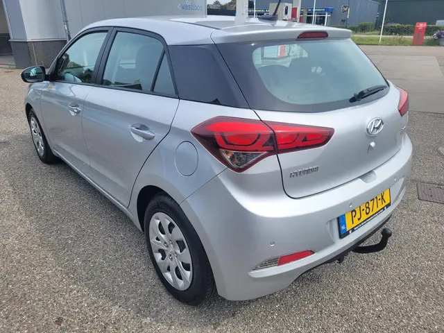 Hyundai i20 1.0 T-GDI Comfort 2017 Benzine 4