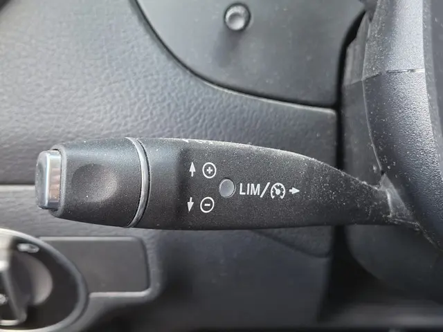 Mercedes-Benz GLA 200 Prestige 2017 Benzine 18