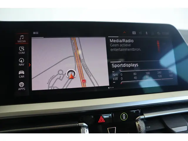 BMW 3 Serie Touring 320i 2020 Benzine 13