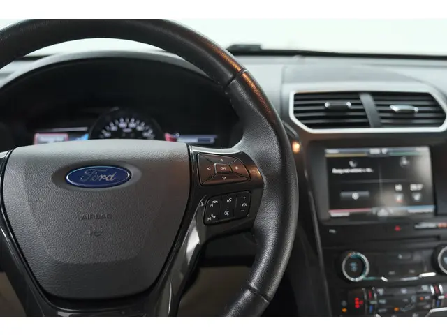 Ford Explorer XLT 2.3 Ecoboost 2019 Benzine 38