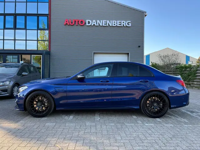 Mercedes-Benz C-Klasse 63 AMG 2017 Benzine 4