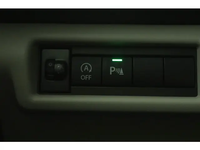 Suzuki Swift 1.2 Style Smart Hybrid 2025 Benzine 28