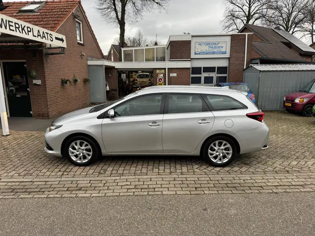 Toyota Auris Touring Sports 1.3 Now 2019 Benzine 13