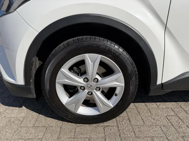 Toyota C-HR 1.2 Turbo 116 PK Comfort 2019 Benzine 24