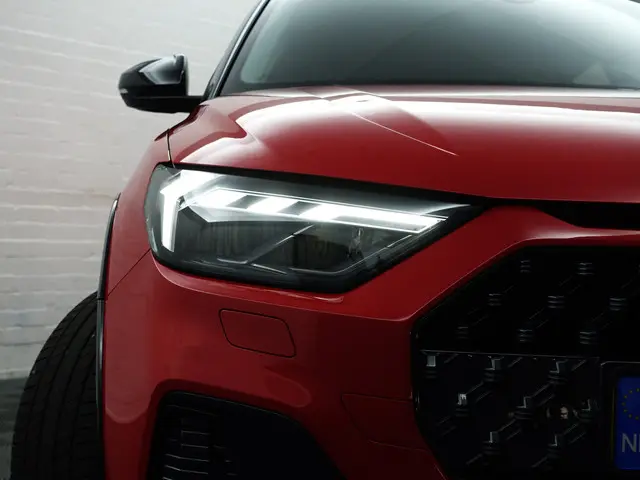 Audi A1 Citycarver 30 TFSI S Line Aut- 2020 Benzine 32