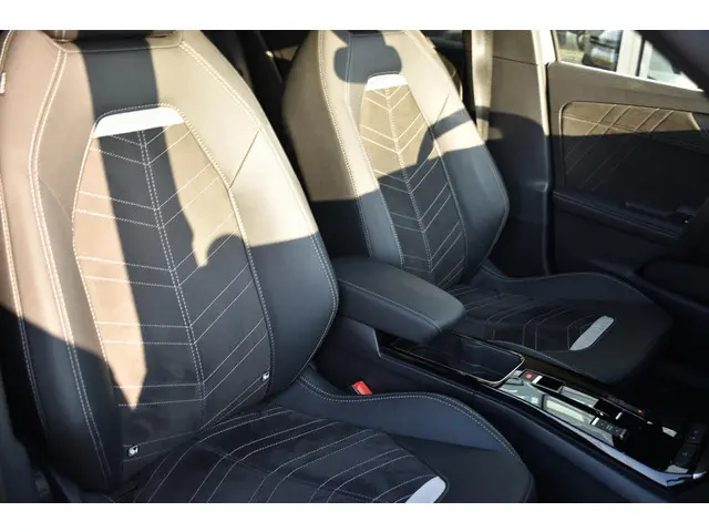 Opel Mokka-e Ultimate 50-kWh 11kw bl. 2022 Elektrisch 16