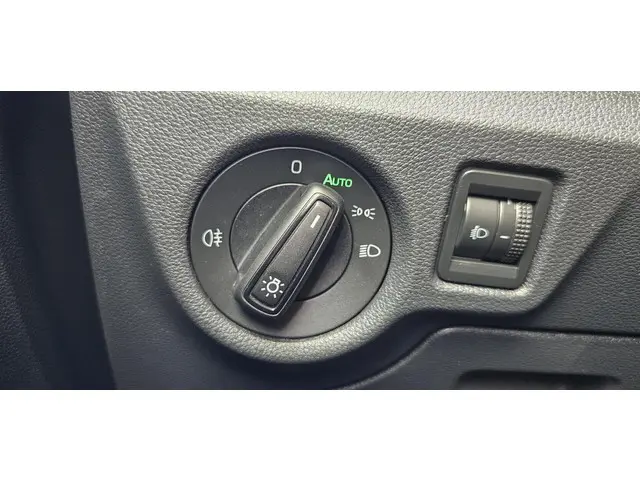 Škoda Kamiq TSI 110 DSG Ambition 2022 Benzine 25