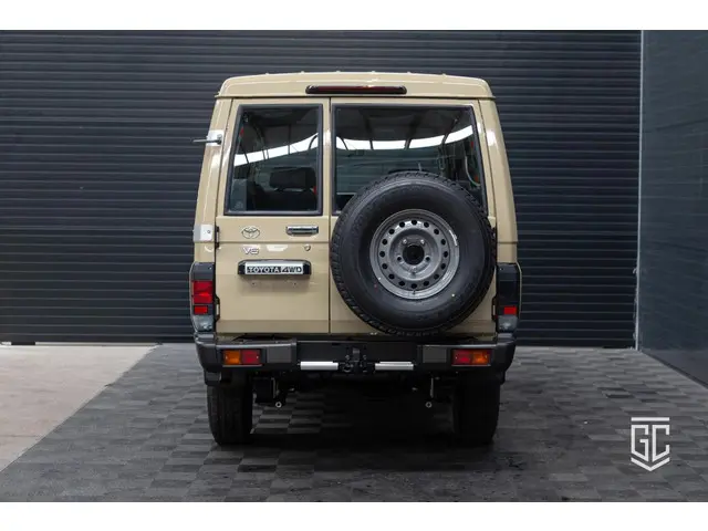 Toyota Land Cruiser GRJ78 A/T 2025 Benzine 6