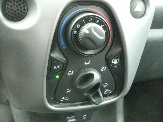 Toyota Aygo 1.0 VVT-i X-Play / VERKOCHT 2019 Benzine 19