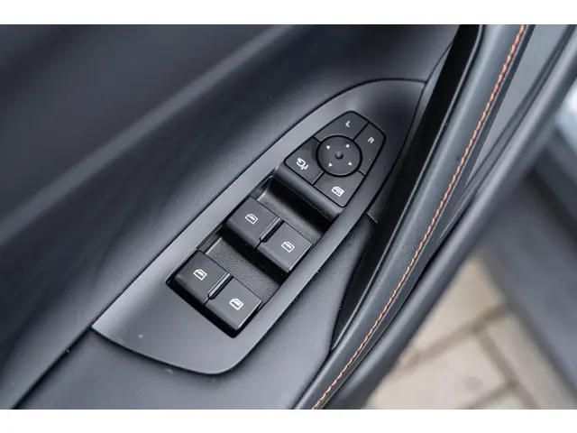 MG HS Plug-in Hybrid 1.5 Luxury 2024 Hybride Benzine 36