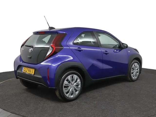 Toyota Aygo X 1.0 VVT-i MT Play 2024 Benzine 2