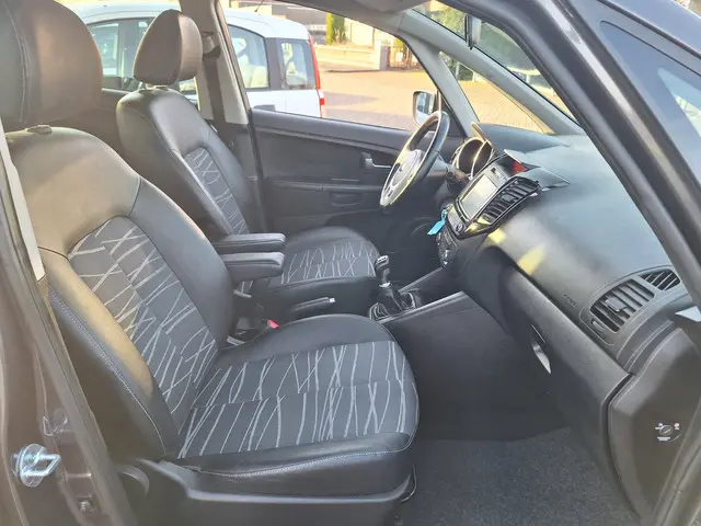 Kia Venga 1.4 CVVT First Edition (trekhaak) 2015 Benzine 14