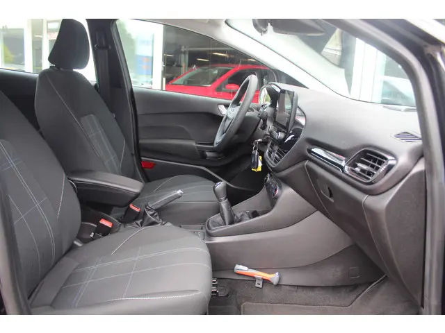 Ford Fiesta 1.1 Trend//Navi//Airco//5drs//37.327km!! 2019 Benzine 4