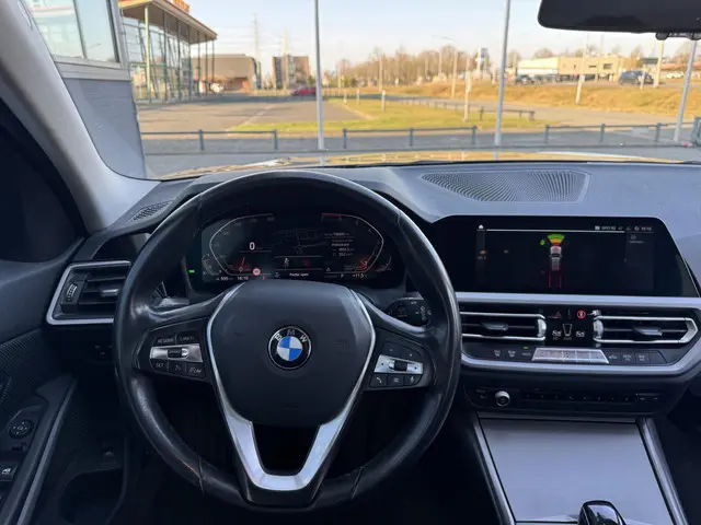 BMW 3 Serie Touring 320i Executive Edition 2020 Benzine 5