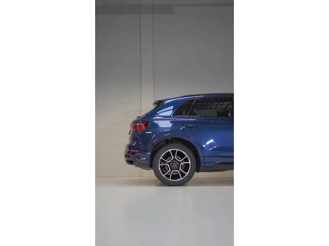 Audi Q3 45 TFSI e S line 2022 Hybride Benzine 4